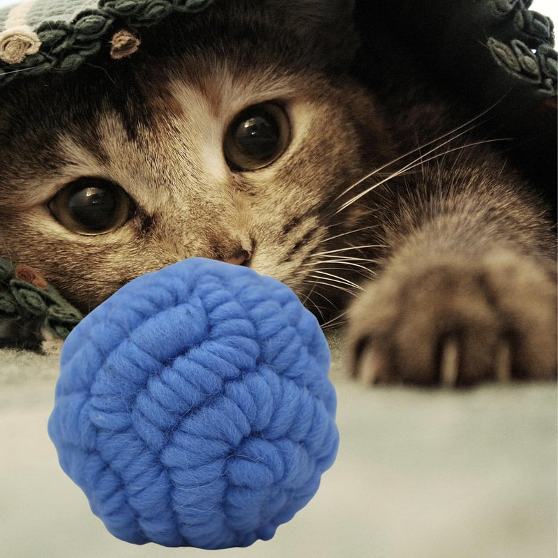 Soft Fuzzy Ball For Cats (Color May Vary)